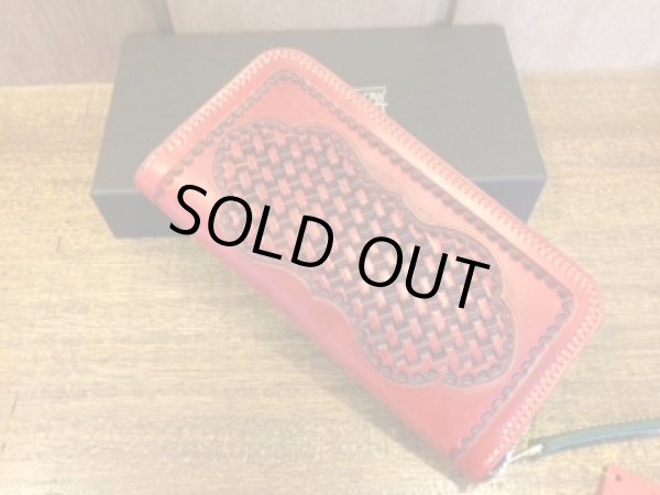 画像2: 【栃木レザー製】ラウンドジップウォレット『カービング赤』 (2)