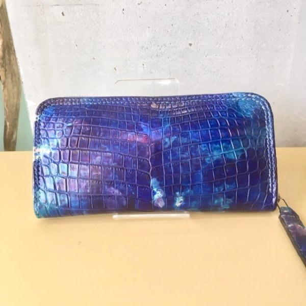 画像2: 【ナイルクロコ使用!】ラウンドジップウォレット『Blue Cheese』 (2)
