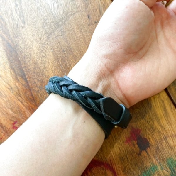 画像2: 【厚口レザー使用】ブレスレット『TW-BRA(BK)』 (2)